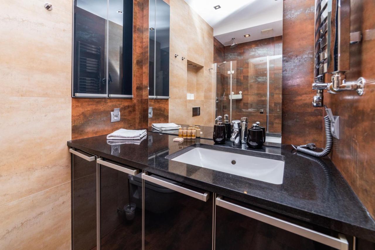 Broadway - Neptun Park By Oneapartments Gdansk Bagian luar foto