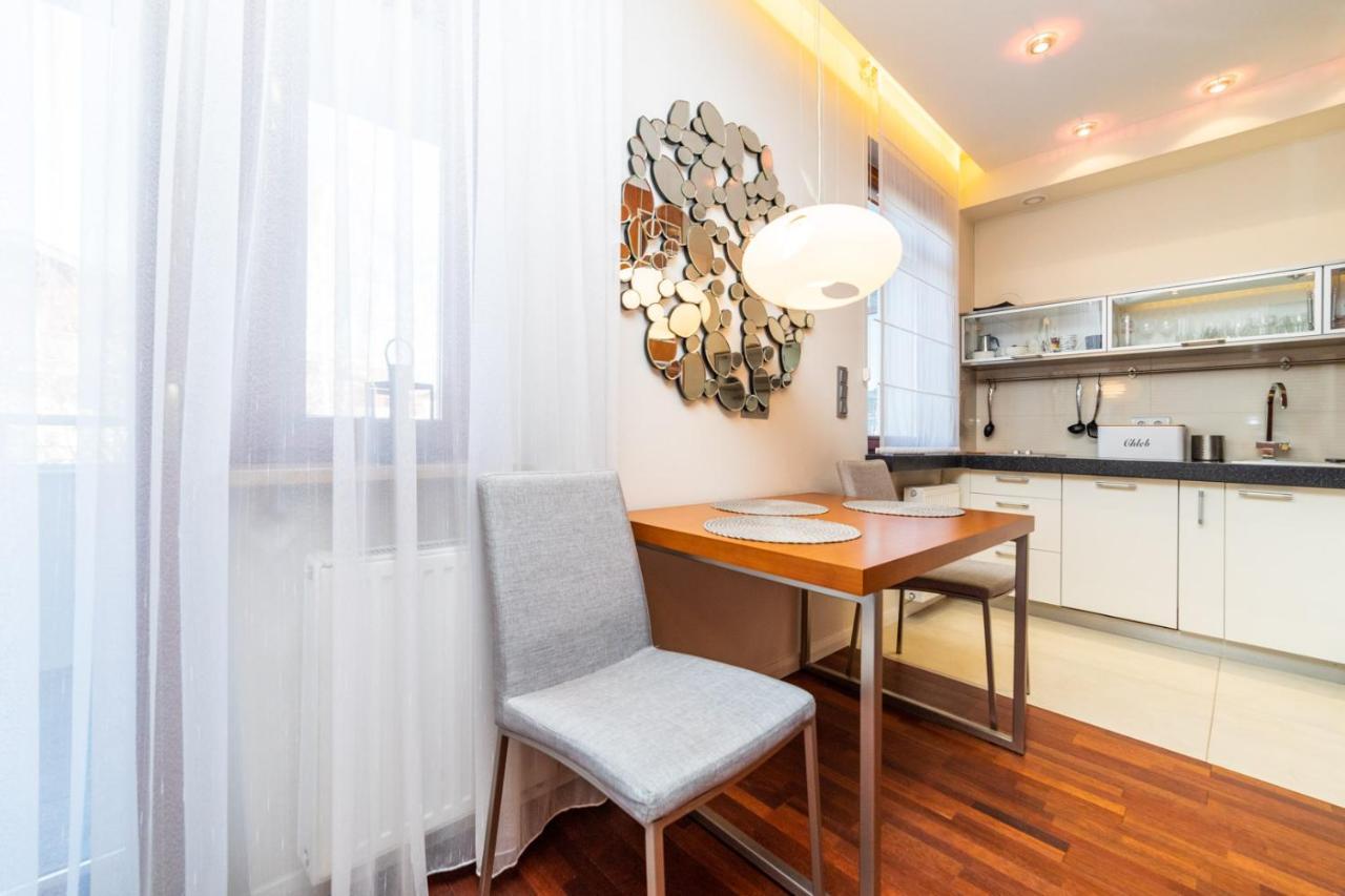 Broadway - Neptun Park By Oneapartments Gdansk Bagian luar foto