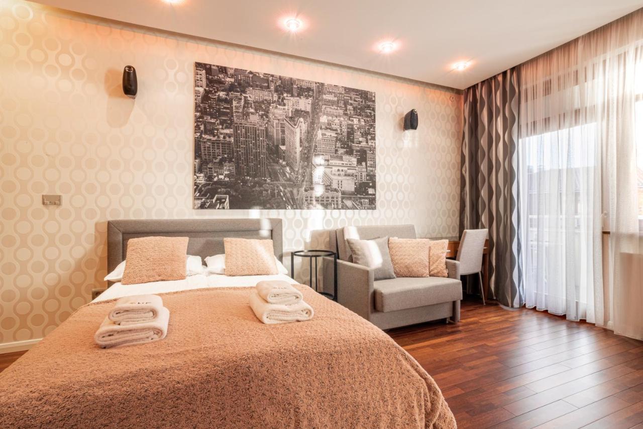 Broadway - Neptun Park By Oneapartments Gdansk Bagian luar foto